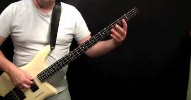 How To Play Bass Guitar - Good TImes - Chic - Bernard Edwards