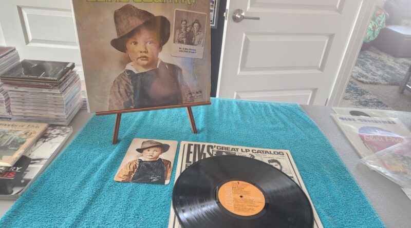 Elvis Country LSP 4460 - First Pressing - Hype Sticker & Bonus Photo ( MINT)