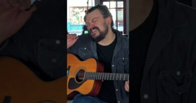 The best sounding Yamaha I’ve ever played. ???? #yamaha #redlabel #acousticguitar